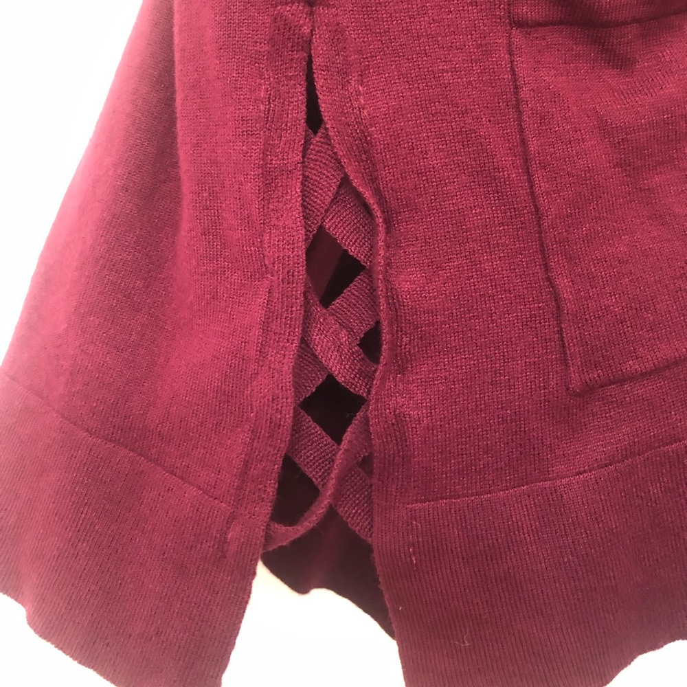 💙 Maroon Cardigan - Picture 3 of 3